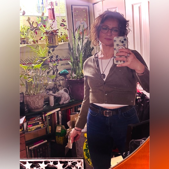 Meet your Posher, Lori - Picture 1 of 3